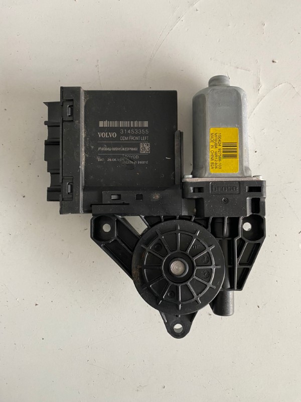 Front left door control module VOLVO XC90 S90 V90 31453355